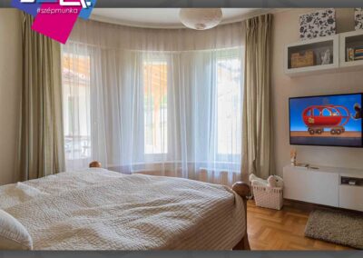 Jola Dunaújváros - Referencia