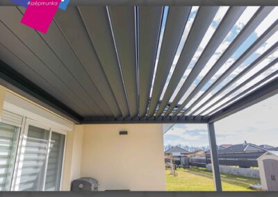Győrszemerei bioklimatikus pergola, modern árnyékolás a terasz felett