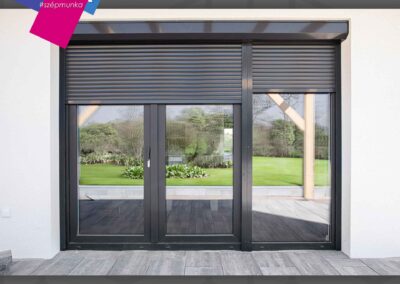 Antracit motorizált alumínium redőny Héderváron, ablakra és teraszajtóra