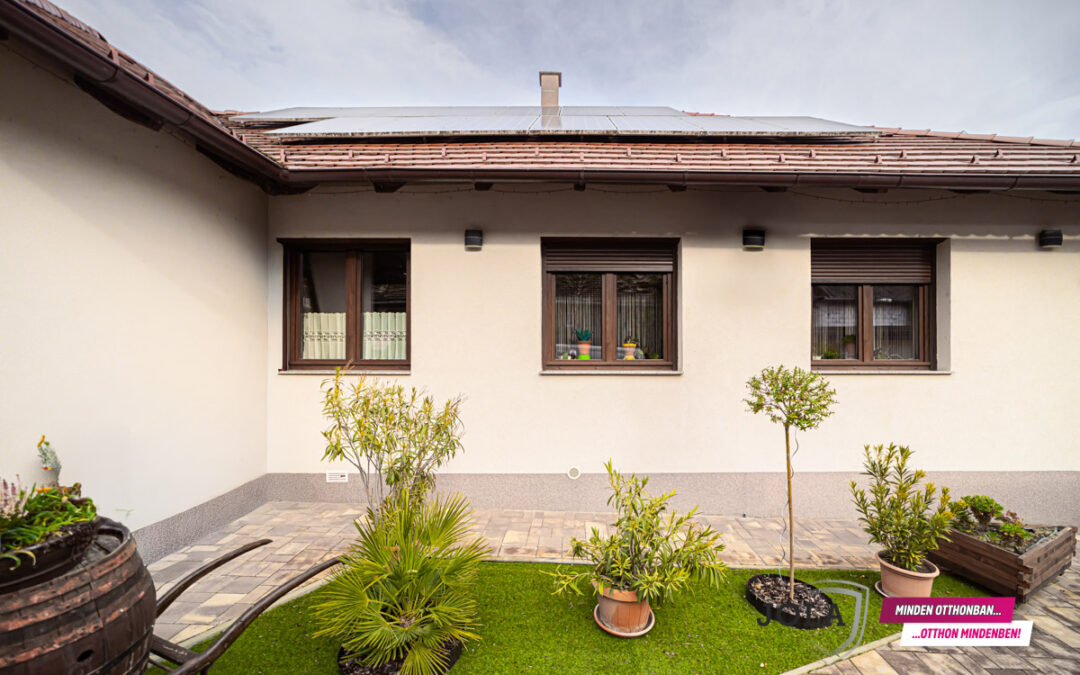 Belső (vagy felső) tokos redőny