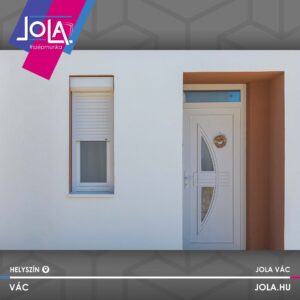 Váci ház bejárata redőnnyel, JOLA.HU