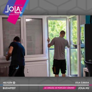 Fehér külső tokos műanyag redőny és fix falcos szúnyogháló budapesti ablakokon